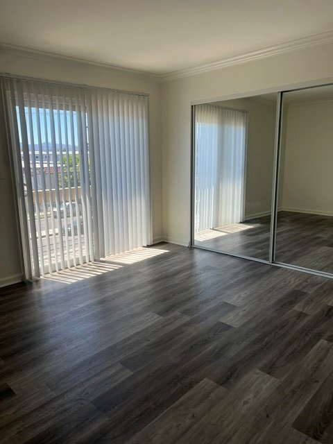 Building Photo - 20327 Saticoy St