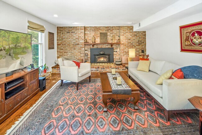 Building Photo - 6902 Tilden Ln