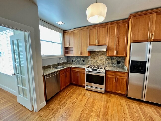 Building Photo - New On Market! Gorgeous Marina Home