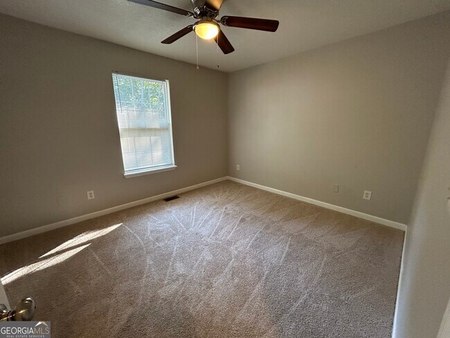Building Photo - 7130 Highbrook Cir E