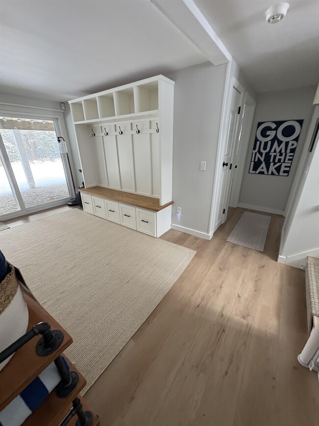 Building Photo - 121 Upper Bay Rd