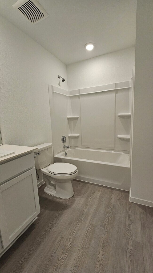 Building Photo - 6523 Water Oak Grn Ln