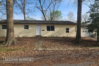 Building Photo - 1 Rosehaven Dr