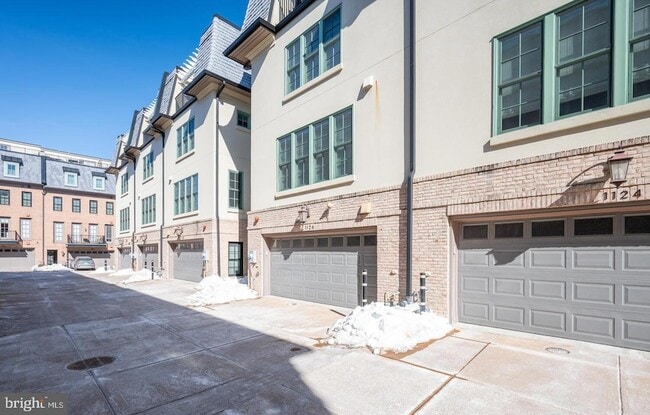 Building Photo - 1126 N Stuart St