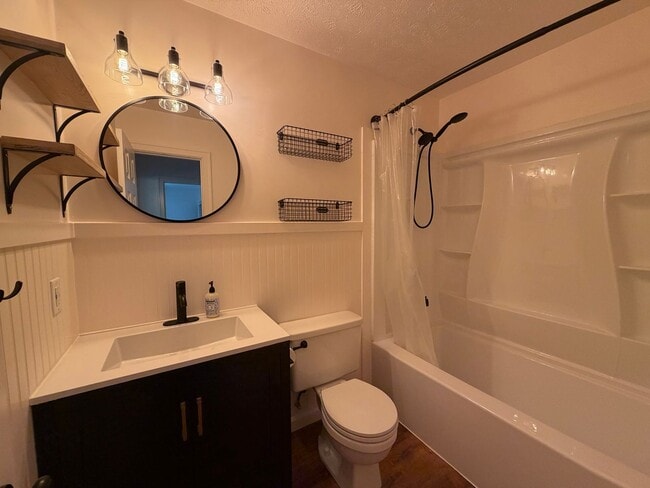 Building Photo - Italian Estates Property Management