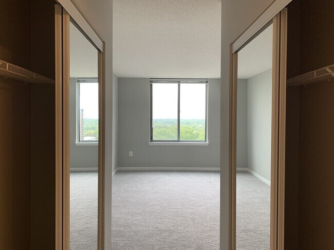 Building Photo - Luxury 2BD/2BA in The Gallery - Across from PIKE & ROSE + White Flint Metro