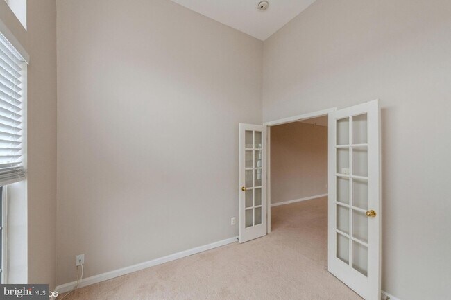 Building Photo - 25340 Lake Mist Square
