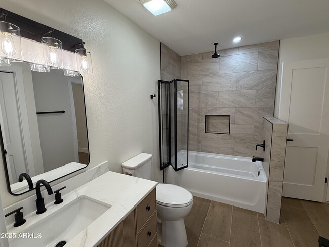 Building Photo - 6703 E Calle de Las Estrellas Rd
