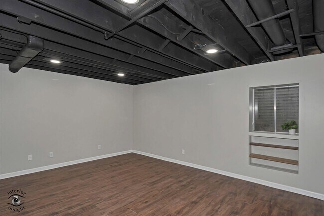 Building Photo - 30W181 Foxboro Ct