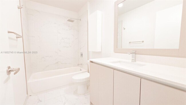 Building Photo - 2555 NE 193rd St