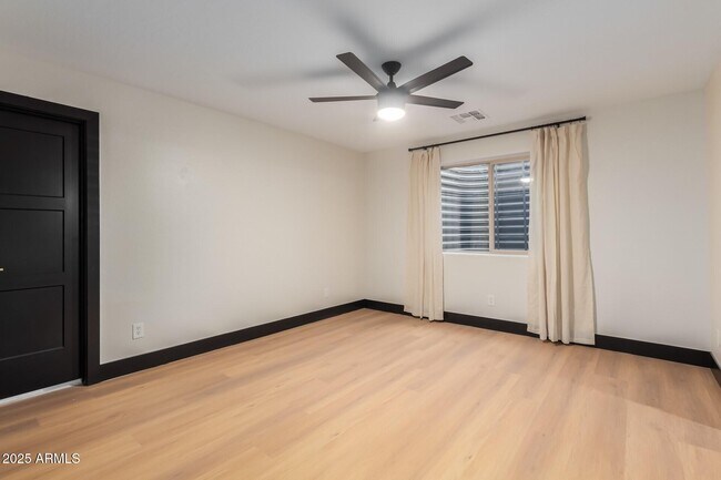 Building Photo - 3759 S Dew Drop Ln