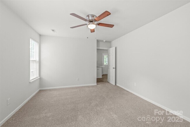 Building Photo - 8818 Sharonbrook Dr