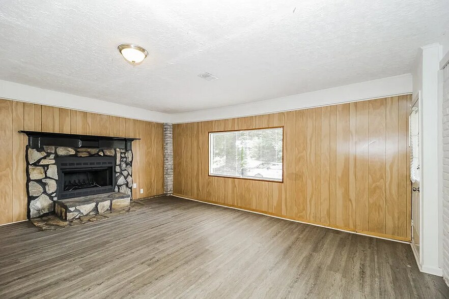 Building Photo - 3622 Sharon Ct