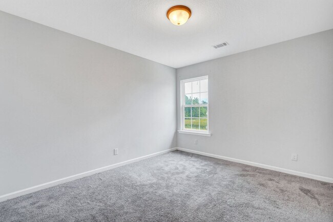 Building Photo - COMING EARLY JUNE 2026! (Pet Friendly)