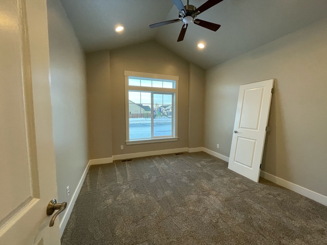 Building Photo - 2171 E Hidcote St