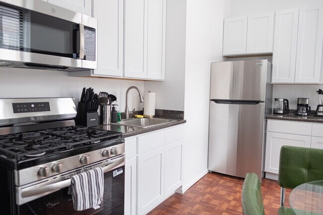 Building Photo - 240 W 112th St