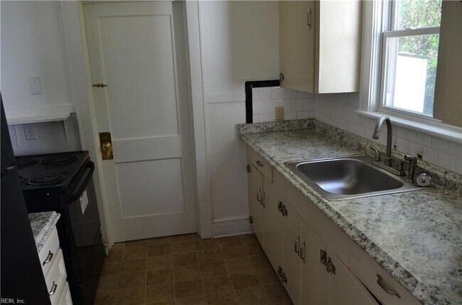 Building Photo - 5905 Hampton Blvd