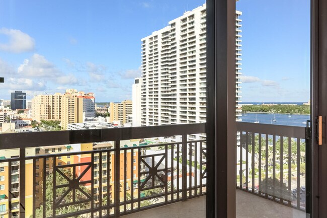 Primary Photo - 701 S Olive Ave