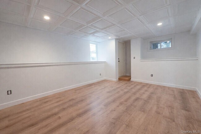 Building Photo - 1009 Hudson Ave