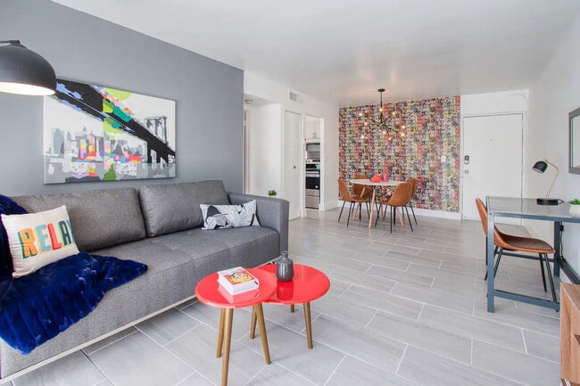 Building Photo - 23 Palms