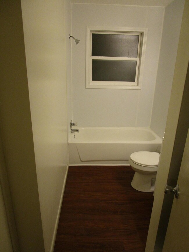 Building Photo - 6180 Circle Dr