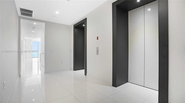 Building Photo - 1100 Biscayne Blvd