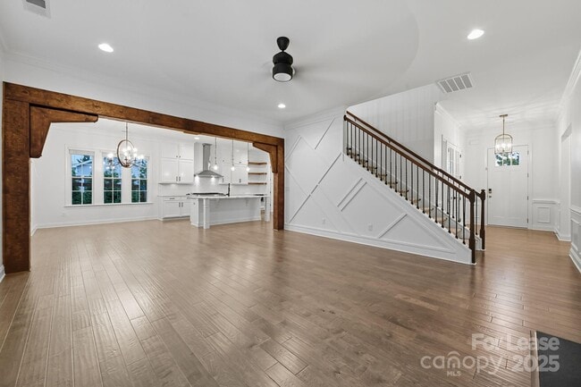 Building Photo - 425 Cassia Ct