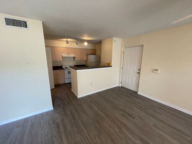 Building Photo - 4220 San Marino Blvd