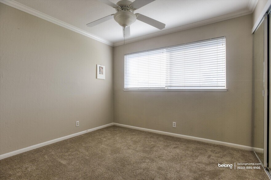Building Photo - 768 Comet Dr