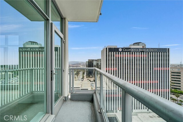 Building Photo - 411 W Seaside Way