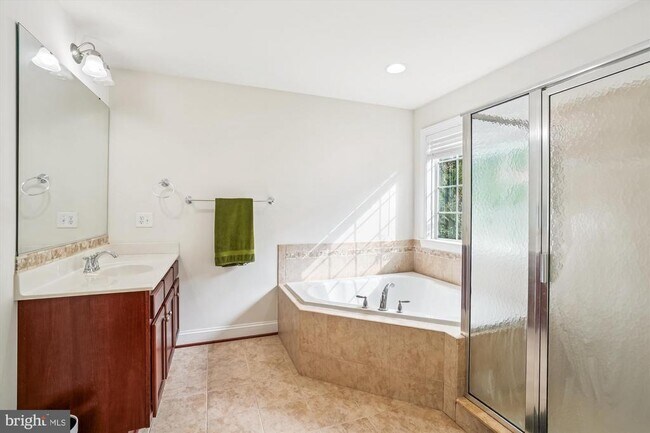 Building Photo - 8761 Ellis Mill Dr