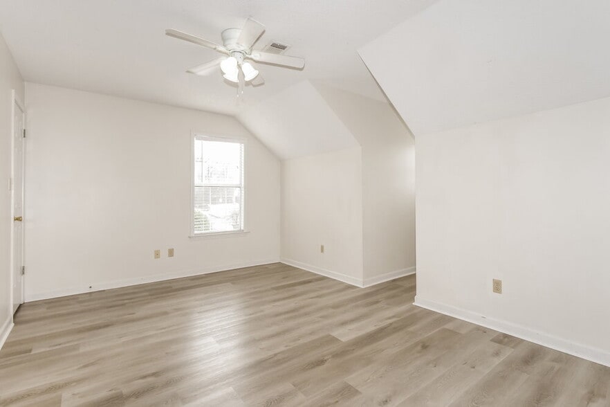 Building Photo - 1400 Milestone Dr