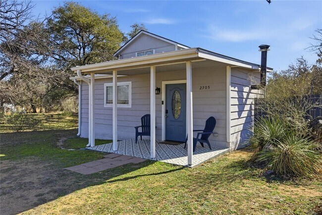Building Photo - 2505 Belaire W Ln