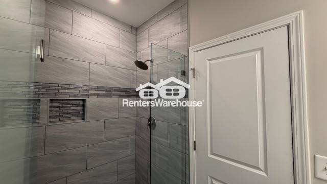 Building Photo - 328 Commons Ave