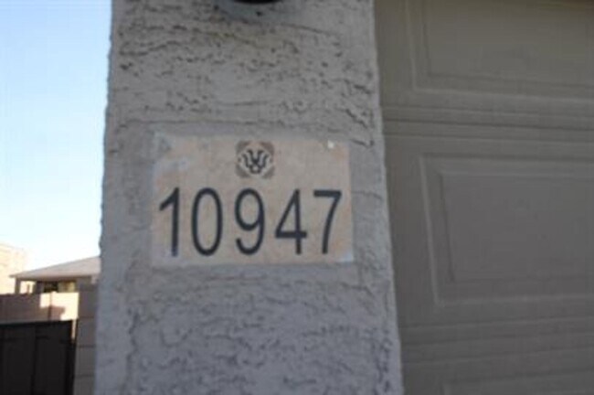 Building Photo - STUNNING 4-Bedroom + Den Home in Gladden Farms!!!!! SOLAR PANELS!!!