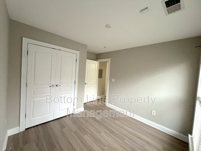 Building Photo - 738 Garden District Dr