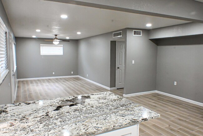 Building Photo - 3405 Hixson Street