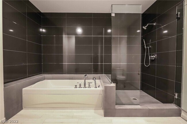 Building Photo - 900 S Las Vegas Blvd