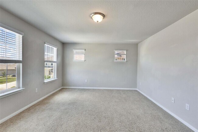 Building Photo - 13923 Macquarie Dr