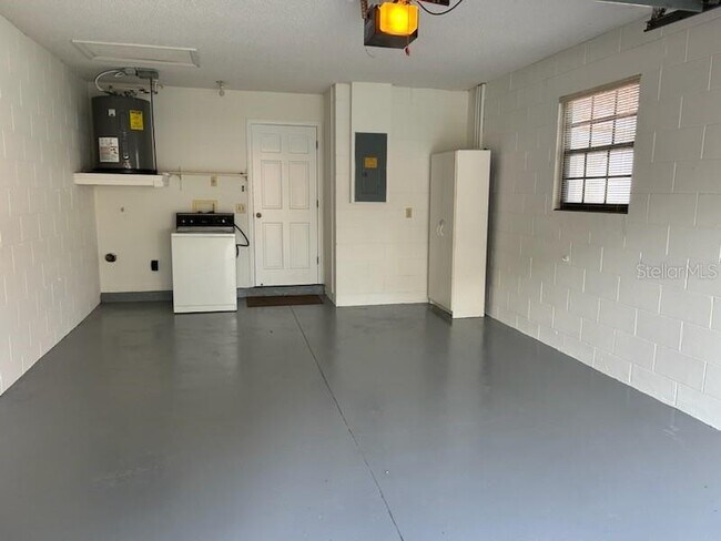 Building Photo - 7650 Chapelhill Dr