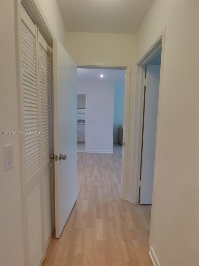Building Photo - 1025 Langer Way