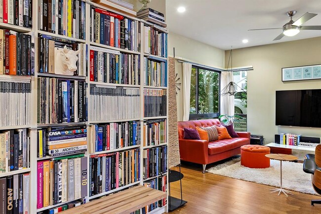 Building Photo - 805 Cumberland Rd