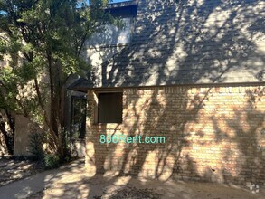 Building Photo - 8633 Knoxville Dr