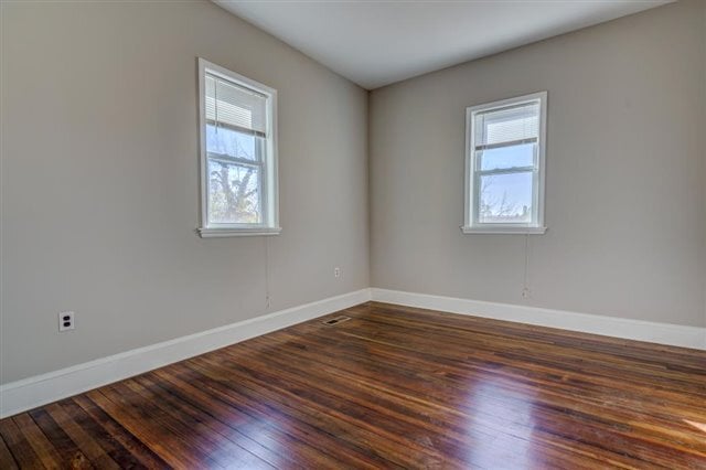 Building Photo - 1630 Patterson Ave SW