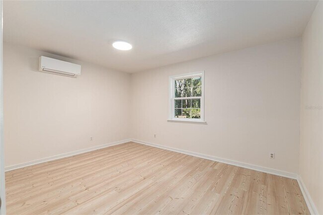 Building Photo - 18124 SW 75 Ave