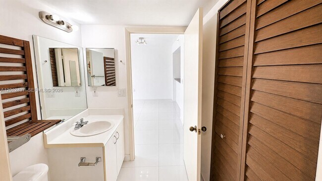 Building Photo - 9560 Weldon Cir