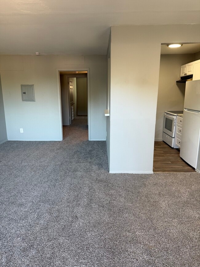 Building Photo - Pine Street Terrace