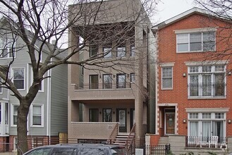 Building Photo - 1724 W Roscoe St
