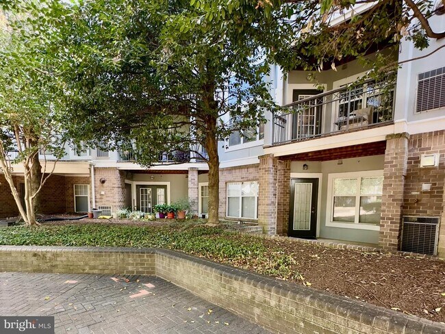 Building Photo - 5563 Seminary Rd