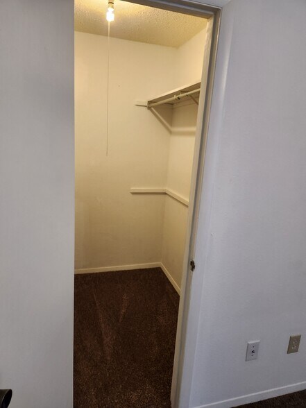 Building Photo - 207 Weddell St